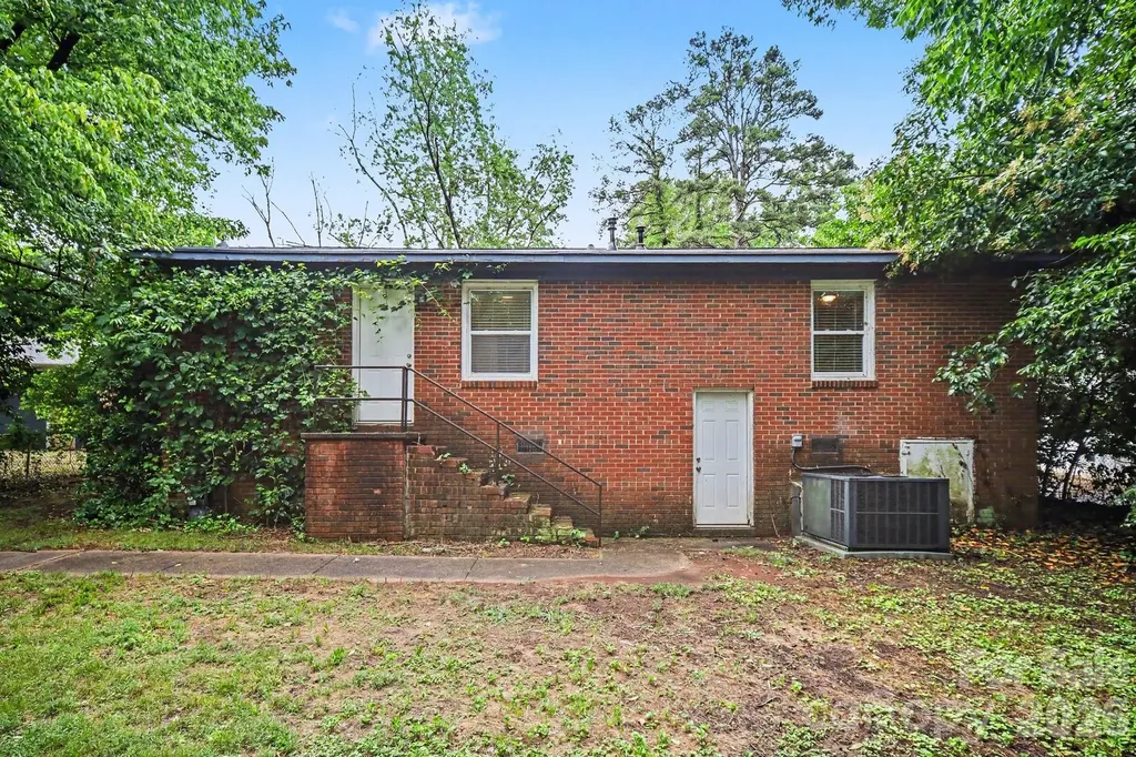 3700 Sargeant Drive Charlotte NC 28217