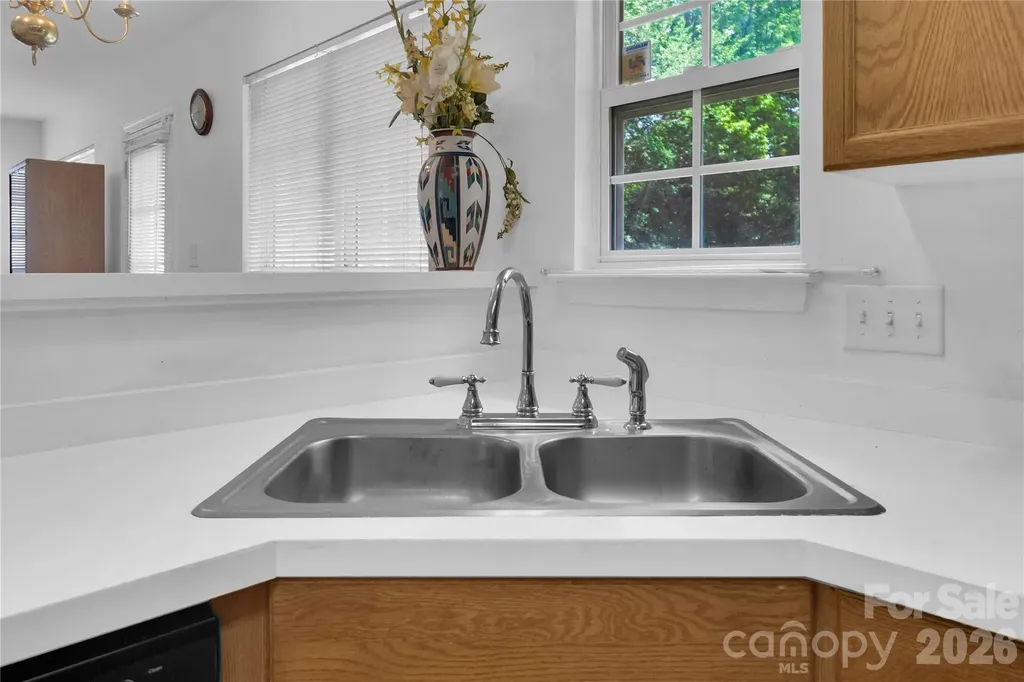 12009 Silvercrest Drive Charlotte NC 28215