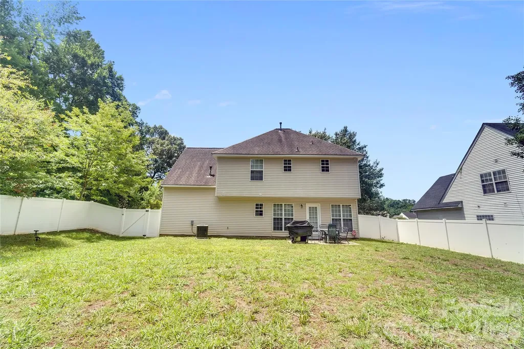 12009 Silvercrest Drive Charlotte NC 28215