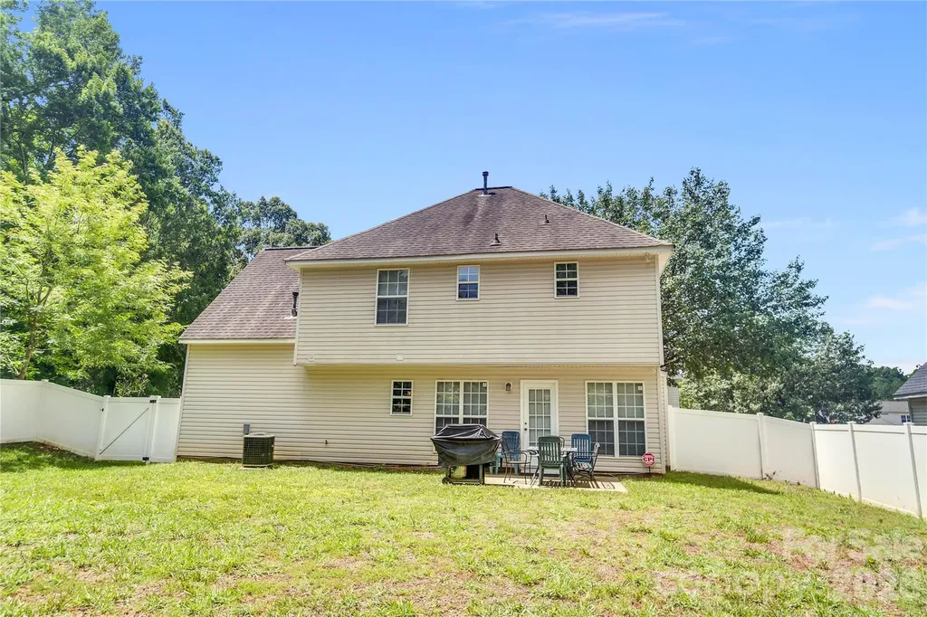 12009 Silvercrest Drive Charlotte NC 28215