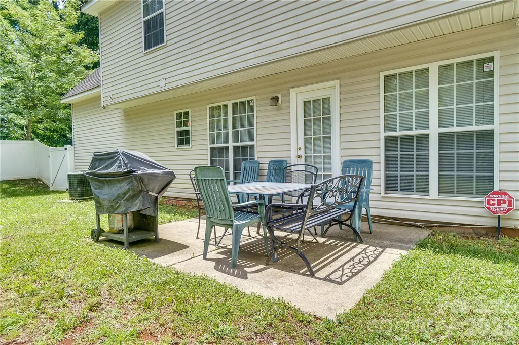 12009 Silvercrest Drive Charlotte NC 28215