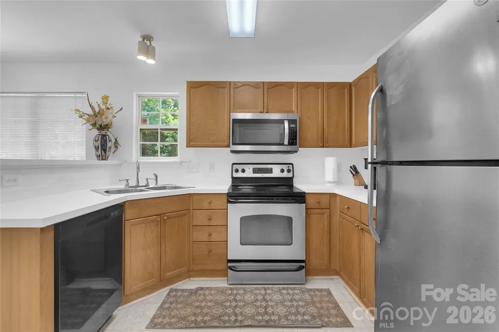 12009 Silvercrest Drive Charlotte NC 28215