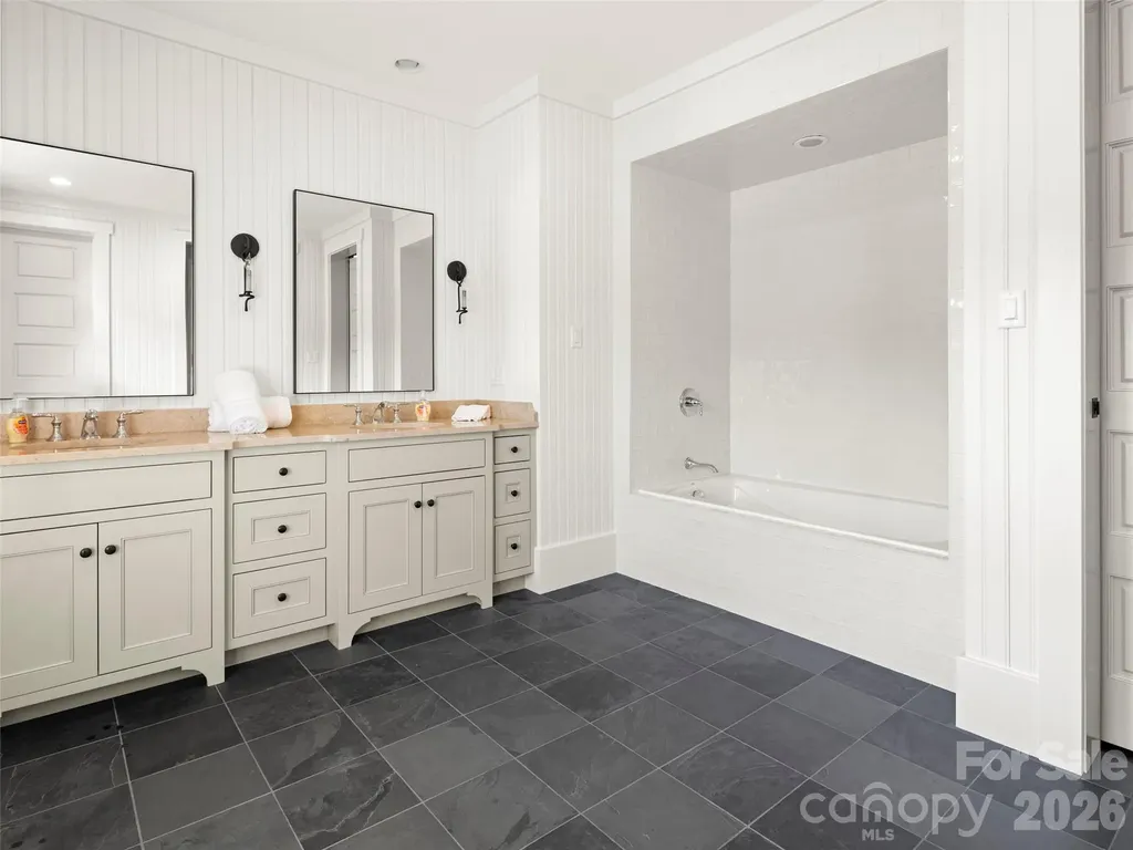 332 Walnut Valley Parkway Arden NC 28704