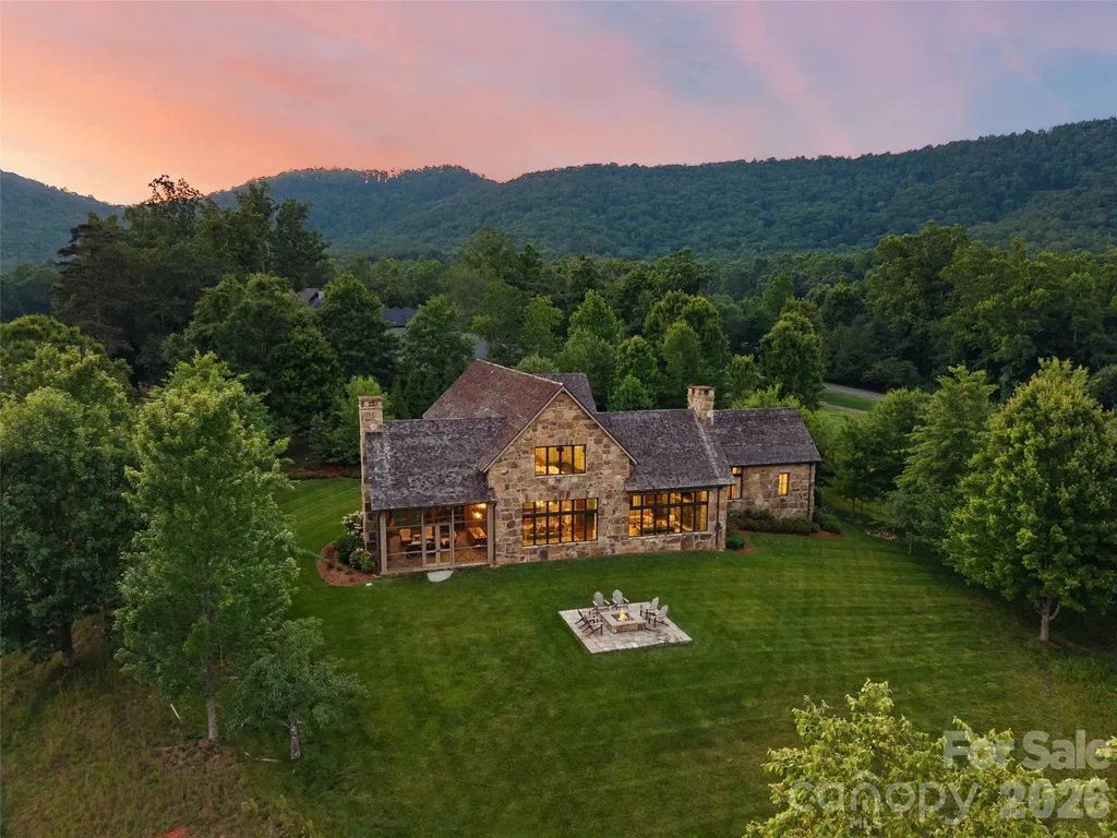 332 Walnut Valley Parkway Arden NC 28704