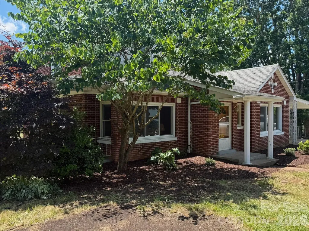 654 Ratcliff Cove Road Waynesville NC 28786