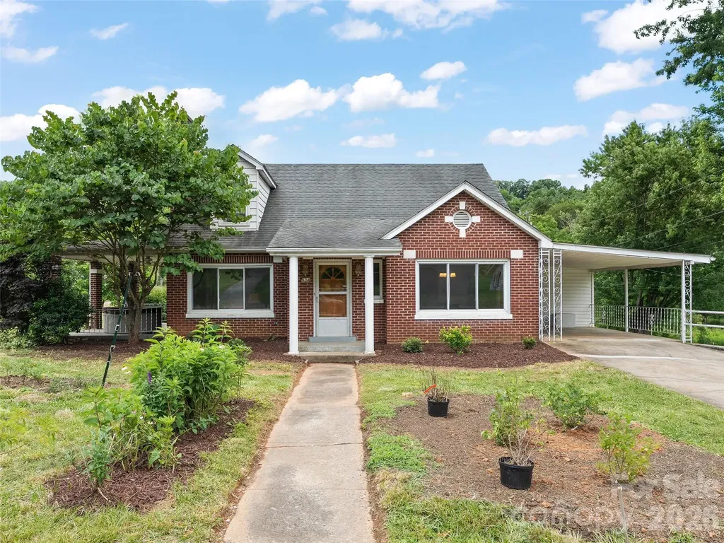 654 Ratcliff Cove Road Waynesville NC 28786