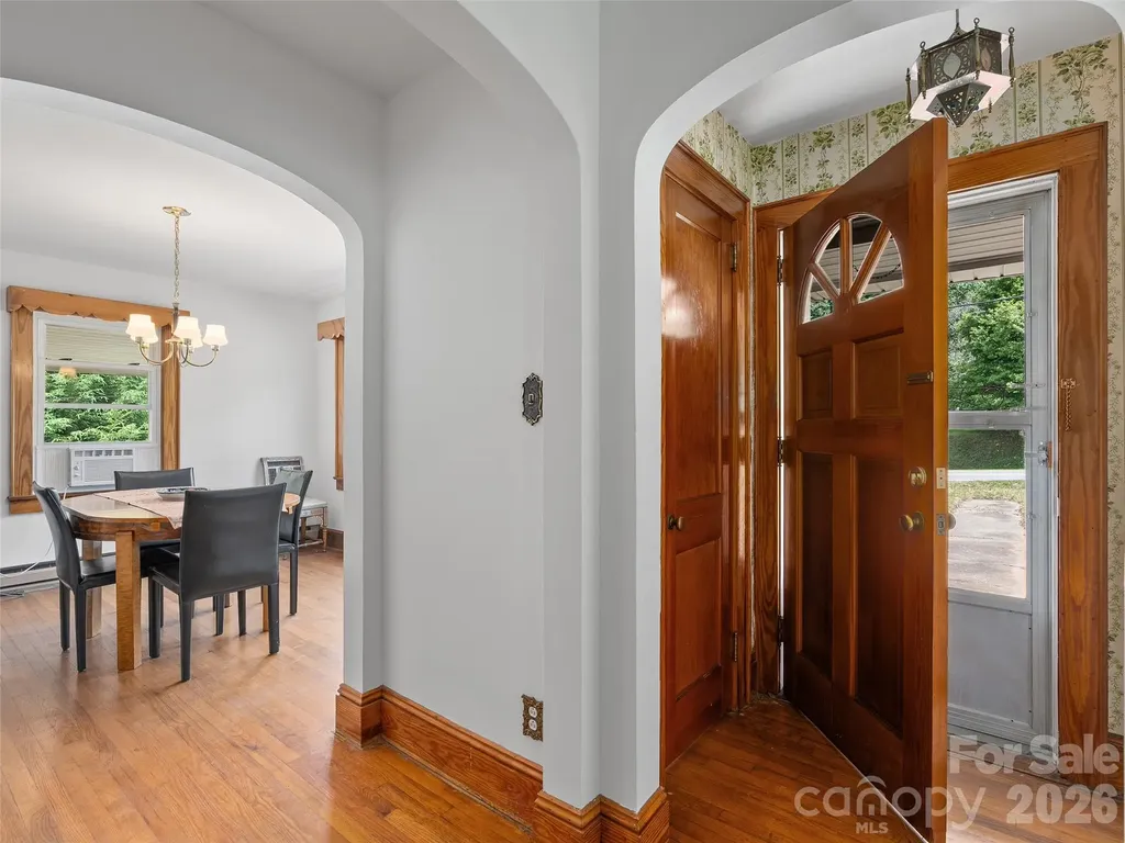 654 Ratcliff Cove Road Waynesville NC 28786