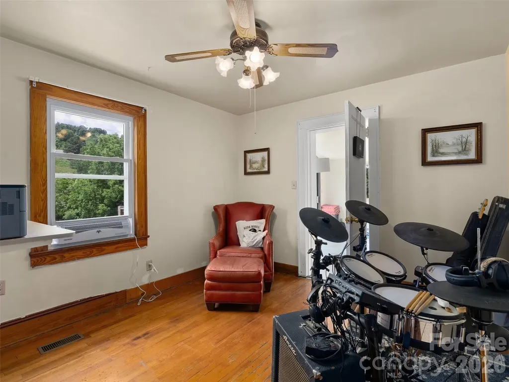 654 Ratcliff Cove Road Waynesville NC 28786