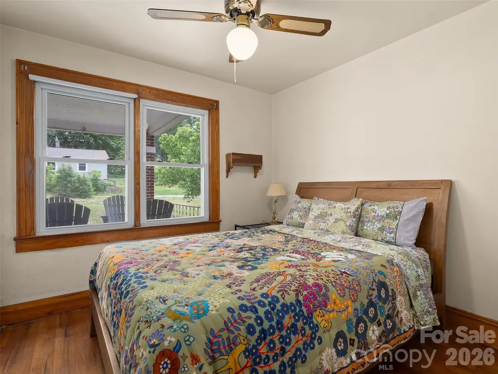 654 Ratcliff Cove Road Waynesville NC 28786