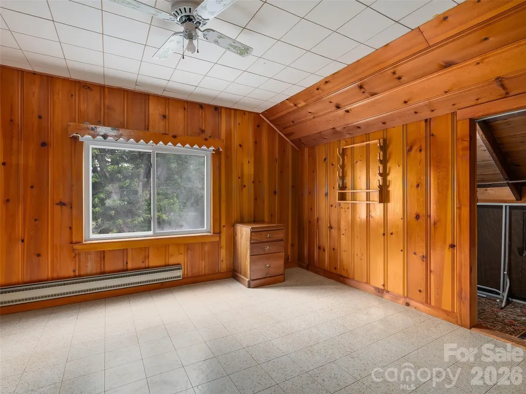 654 Ratcliff Cove Road Waynesville NC 28786
