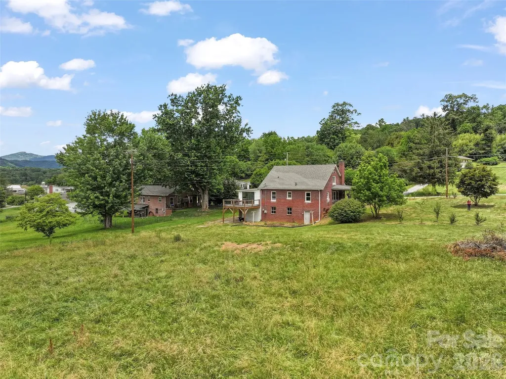 654 Ratcliff Cove Road Waynesville NC 28786