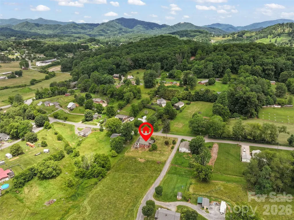 654 Ratcliff Cove Road Waynesville NC 28786