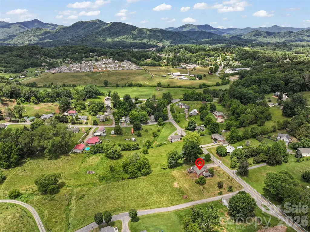 654 Ratcliff Cove Road Waynesville NC 28786