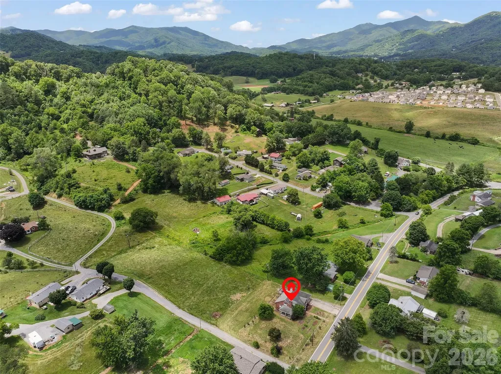 654 Ratcliff Cove Road Waynesville NC 28786