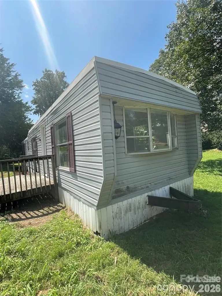 21 E Zeb Vance Street Marion NC 28655