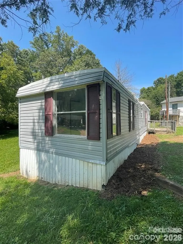 21 E Zeb Vance Street Marion NC 28655
