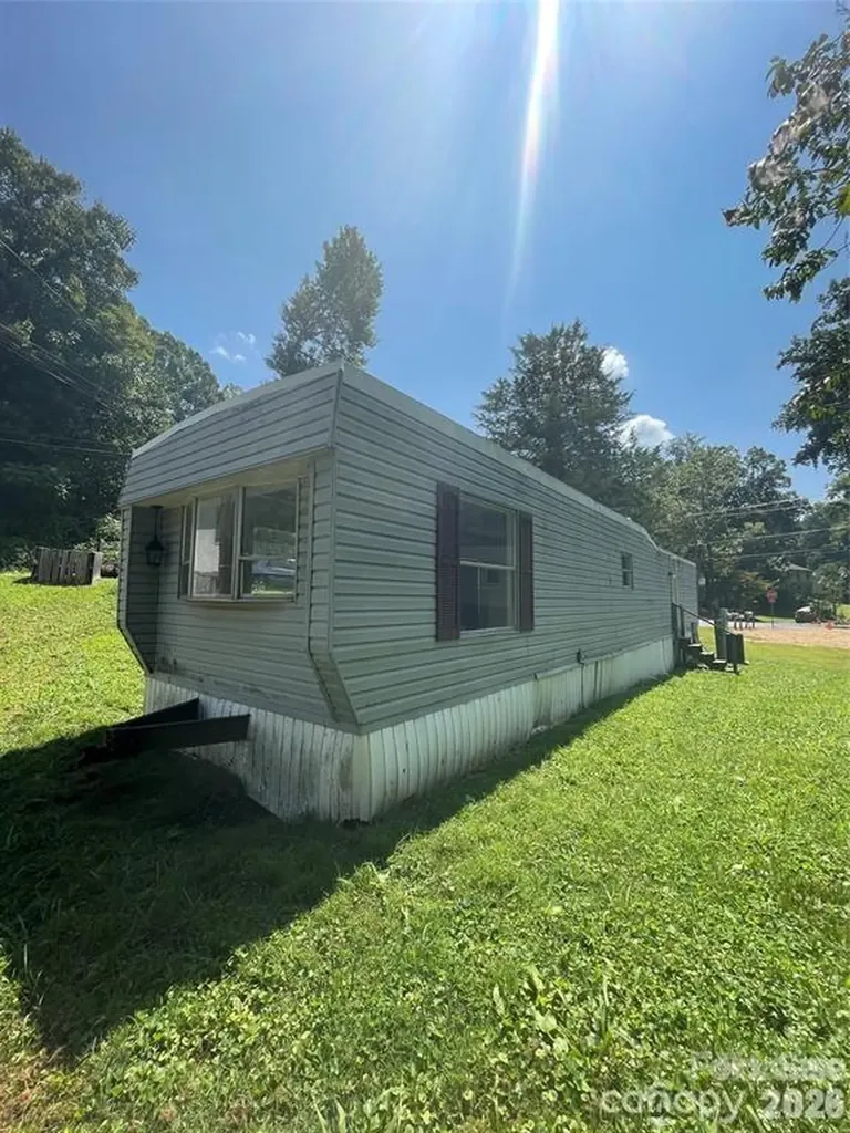21 E Zeb Vance Street Marion NC 28655