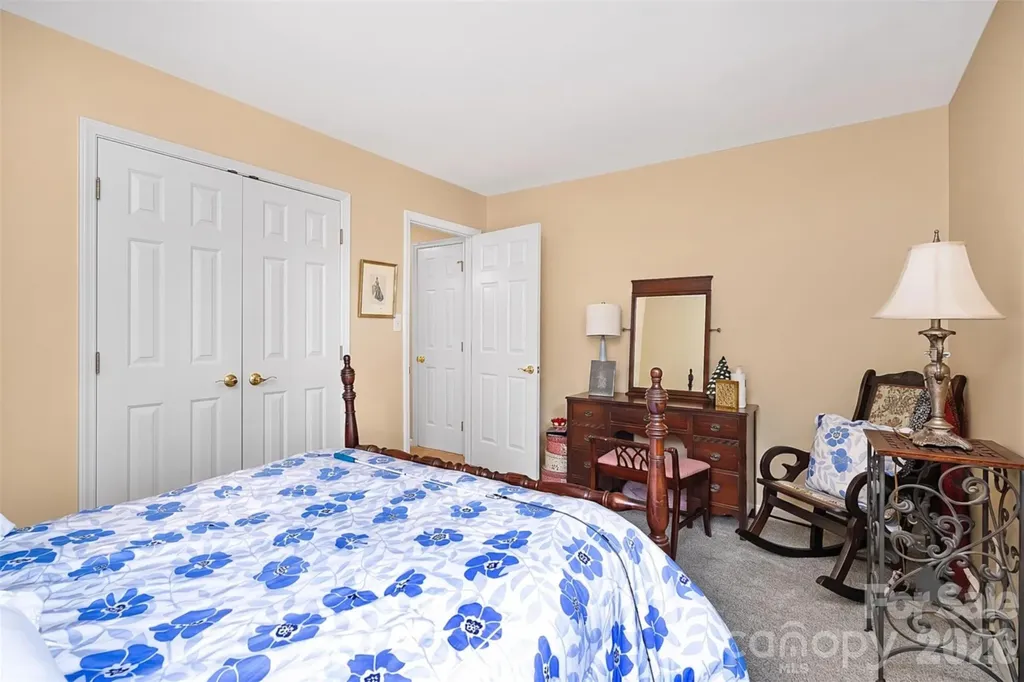 6306 Oxwynn Lane Charlotte NC 28270