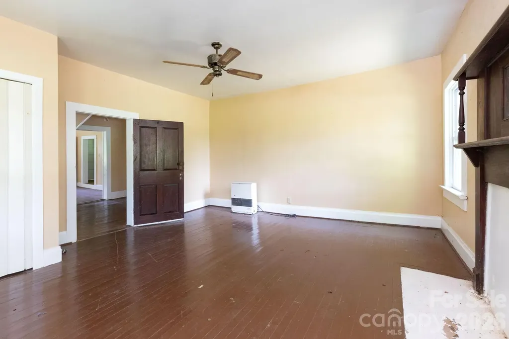 4085 Jacks Creek Road Burnsville NC 28714