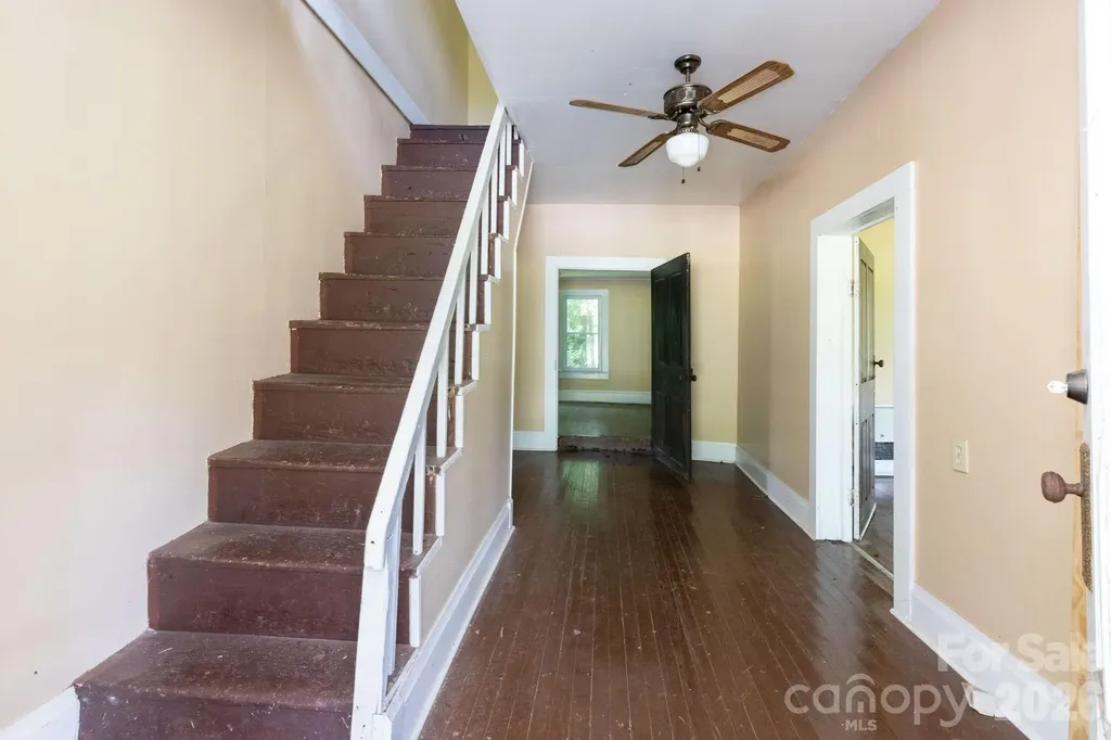 4085 Jacks Creek Road Burnsville NC 28714