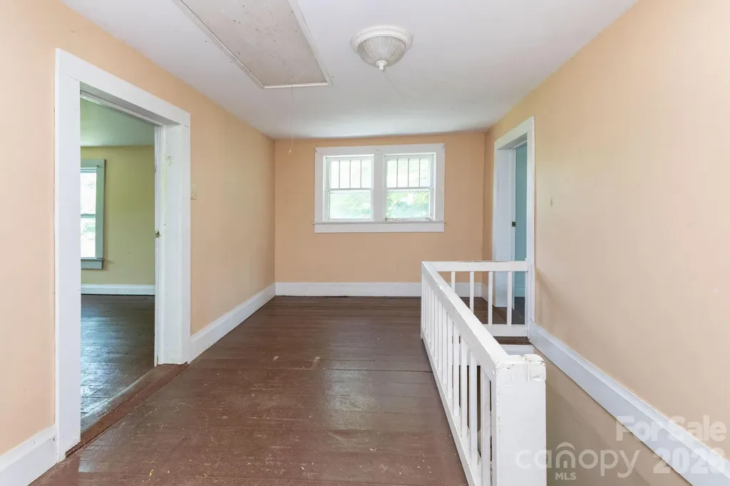 4085 Jacks Creek Road Burnsville NC 28714