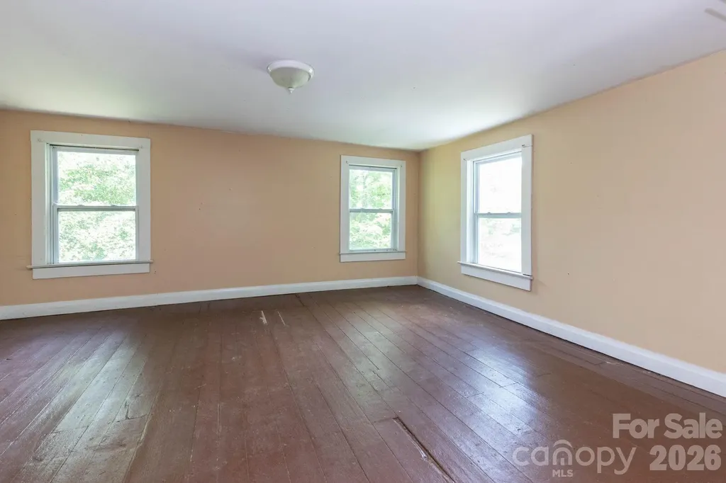 4085 Jacks Creek Road Burnsville NC 28714
