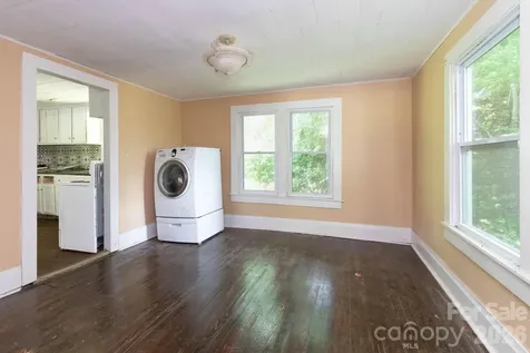 4085 Jacks Creek Road Burnsville NC 28714