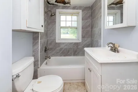 4085 Jacks Creek Road Burnsville NC 28714