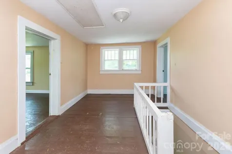 4085 Jacks Creek Road Burnsville NC 28714