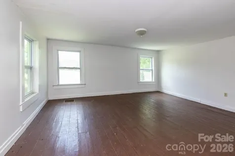 4085 Jacks Creek Road Burnsville NC 28714