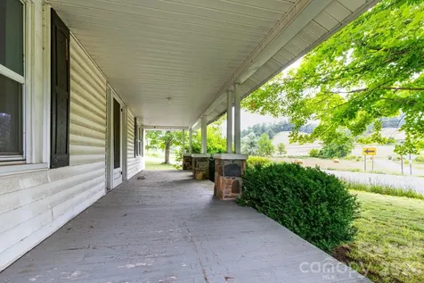 4085 Jacks Creek Road Burnsville NC 28714