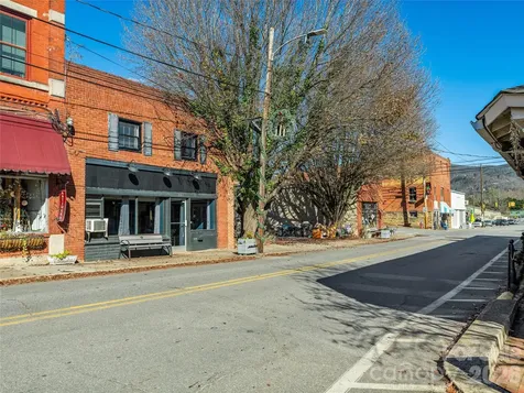 204 Sutton Avenue Black Mountain NC 28711