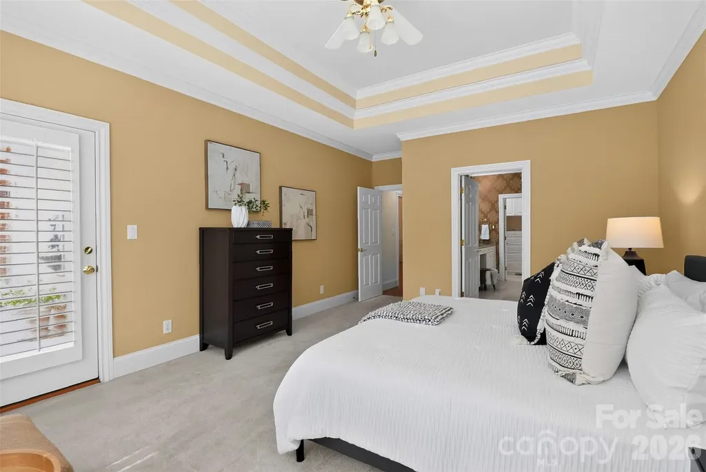 6907 Meadow Run Lane Charlotte NC 28277