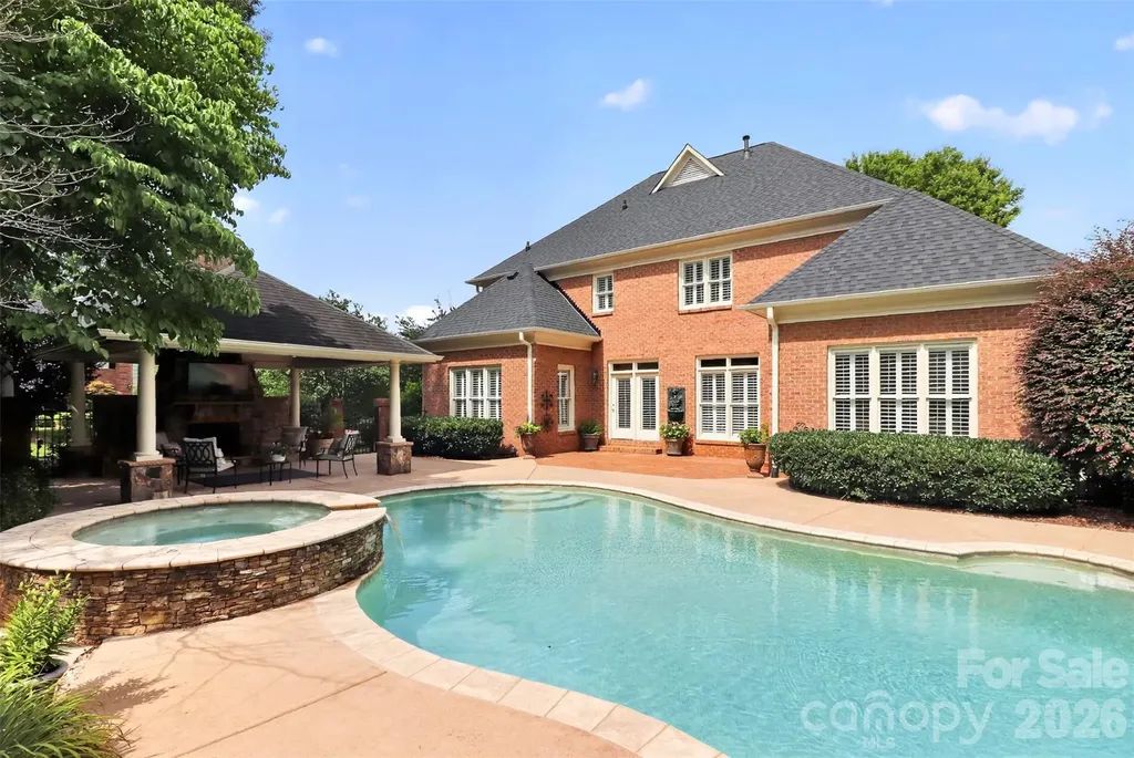 6907 Meadow Run Lane Charlotte NC 28277