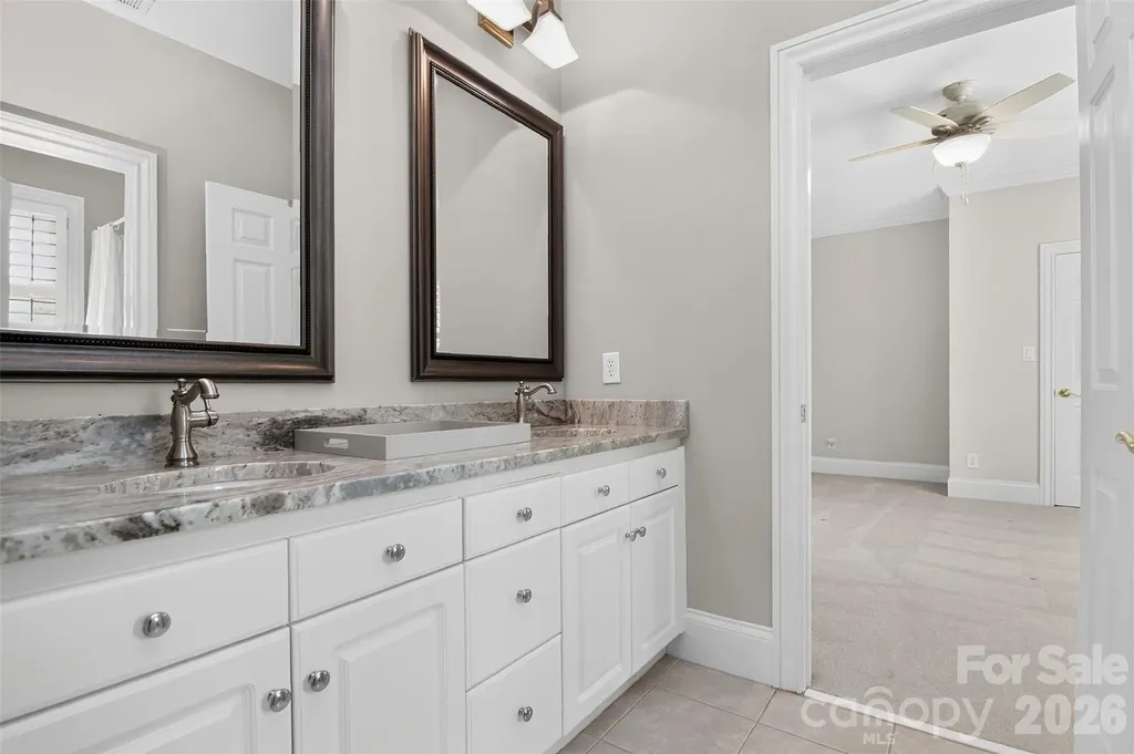 6907 Meadow Run Lane Charlotte NC 28277