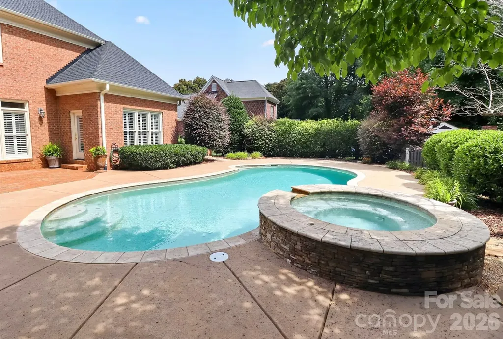 6907 Meadow Run Lane Charlotte NC 28277