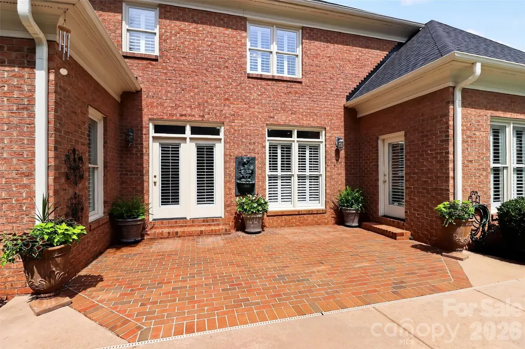 6907 Meadow Run Lane Charlotte NC 28277