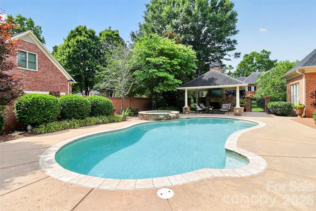 6907 Meadow Run Lane Charlotte NC 28277