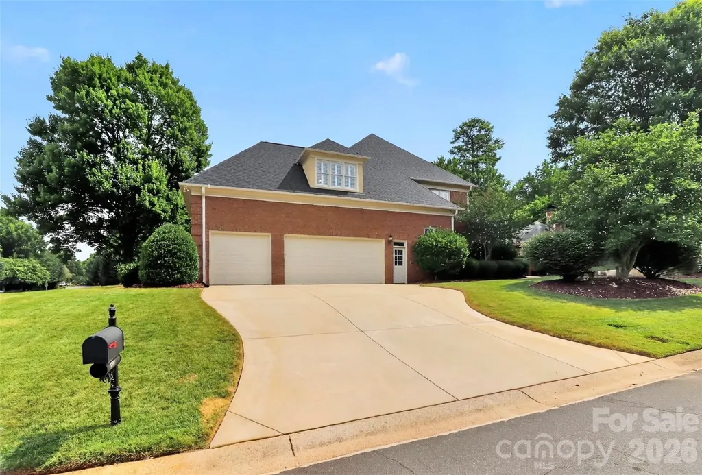 6907 Meadow Run Lane Charlotte NC 28277
