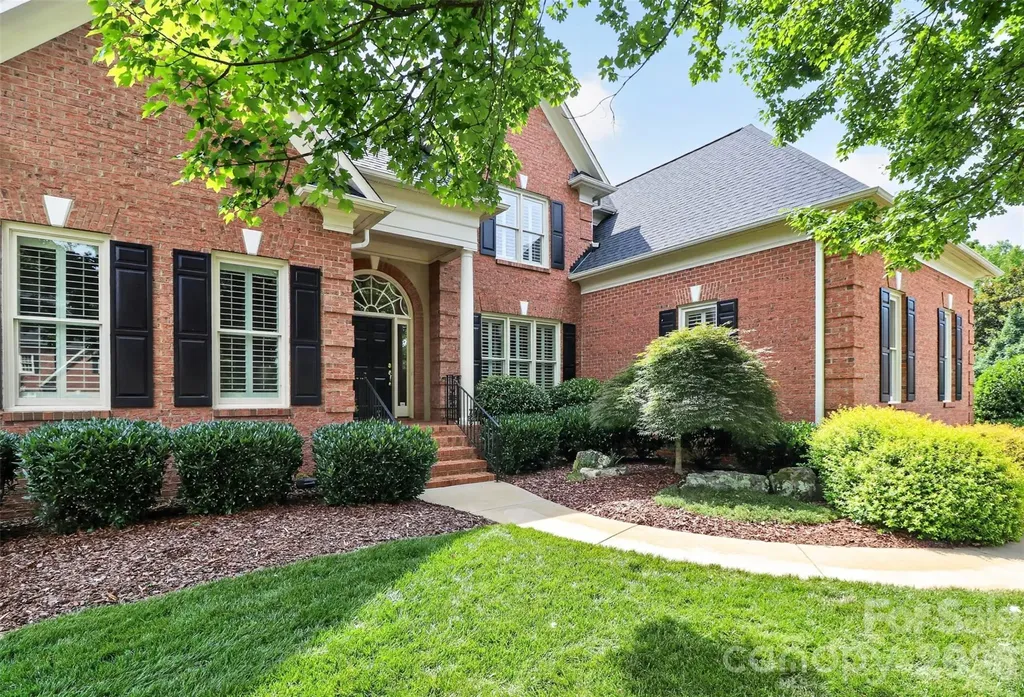 6907 Meadow Run Lane Charlotte NC 28277