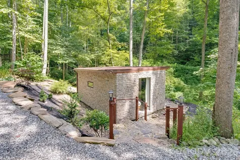 44 Azura Gardens Weaverville NC 28787