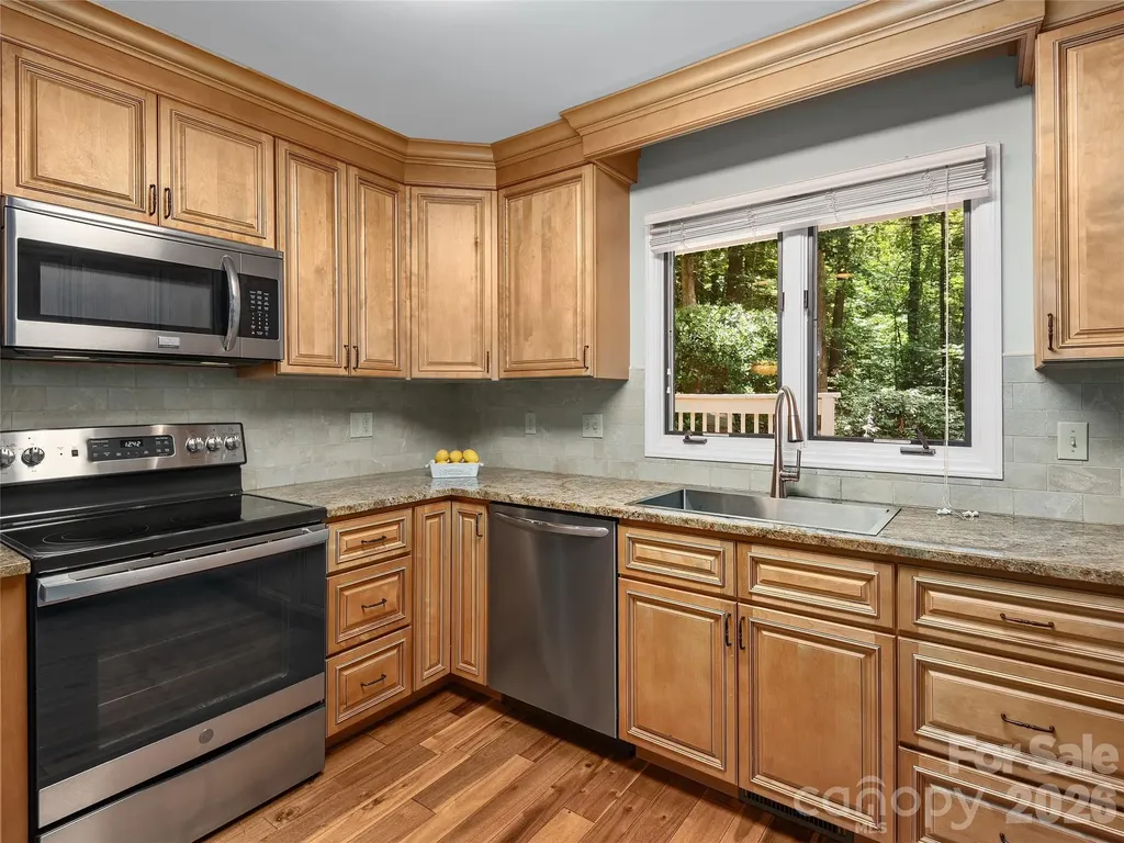 23 Cedarwood Trail Asheville NC 28803