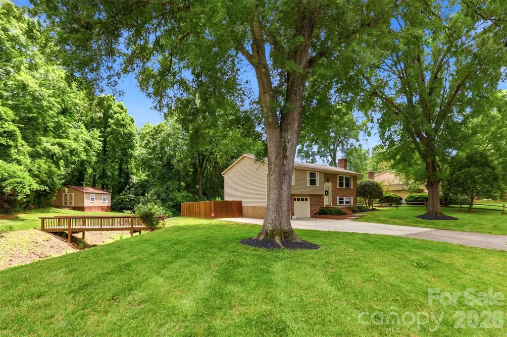 716 Regency Drive Charlotte NC 28211