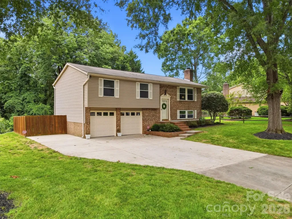716 Regency Drive Charlotte NC 28211