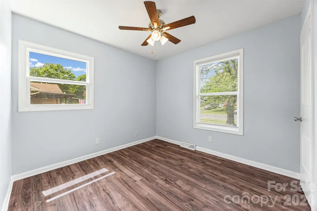 4713 Tanglebriar Drive Charlotte NC 28208