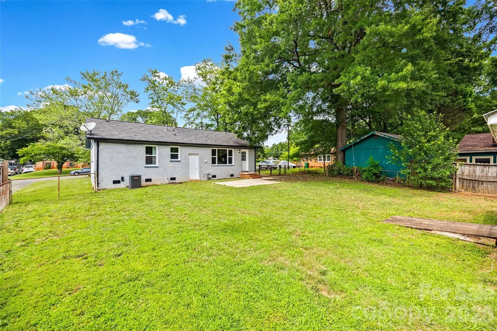4713 Tanglebriar Drive Charlotte NC 28208