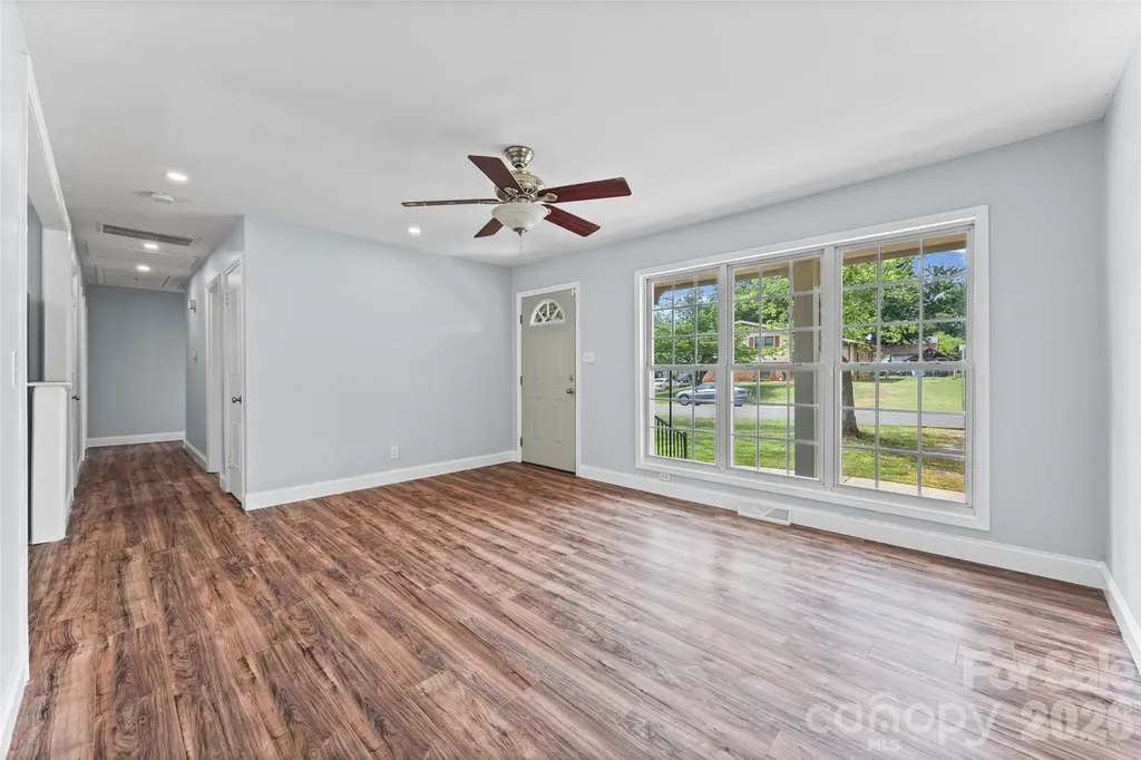 4713 Tanglebriar Drive Charlotte NC 28208
