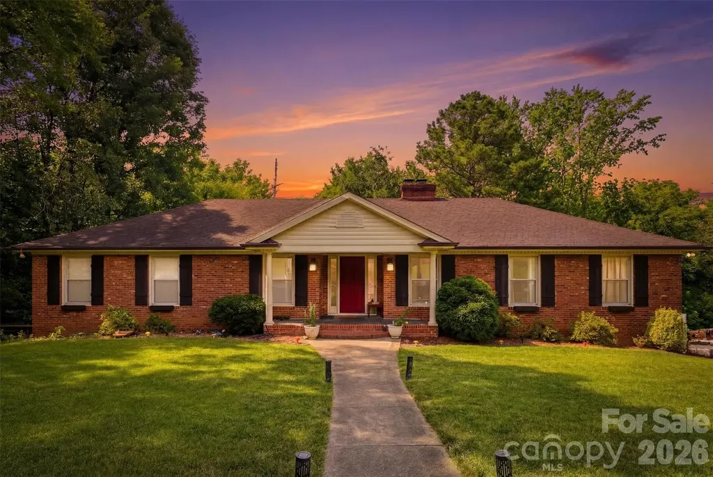 2620 Lynbridge Drive Charlotte NC 28226