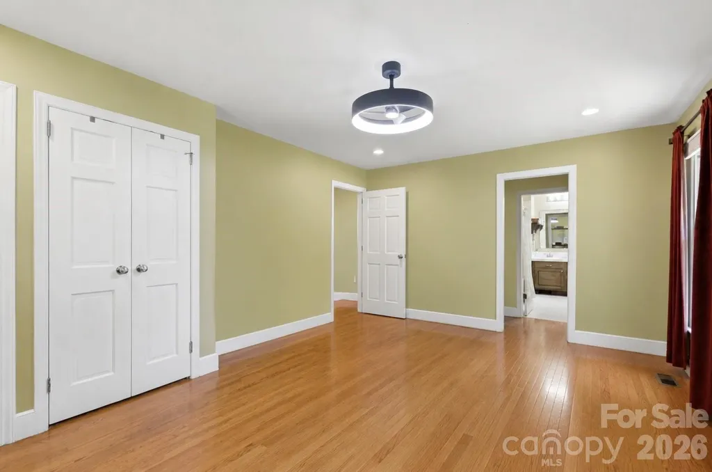 2620 Lynbridge Drive Charlotte NC 28226