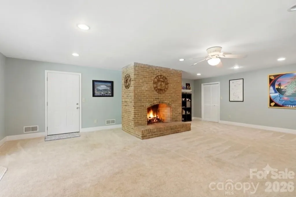 2620 Lynbridge Drive Charlotte NC 28226